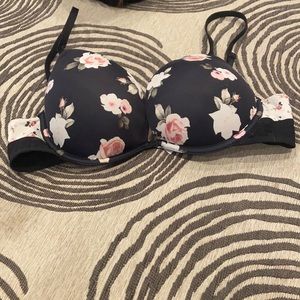 Victoria’s Secret PINK bra - wear everywhere bra 34C